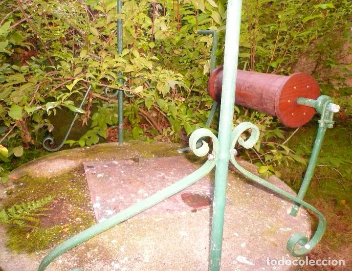 Antig&uuml;edades: ANTIGUO ARCO DE POZO DE FORJA CON CABRESTANTE - Foto 2