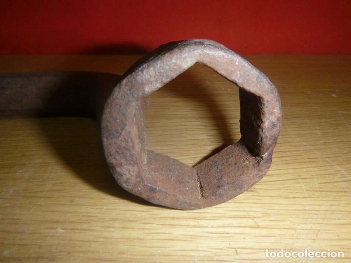 Antig&uuml;edades: ANTIGUA LLAVE DE CODILLO EXAGONAL - Foto 2
