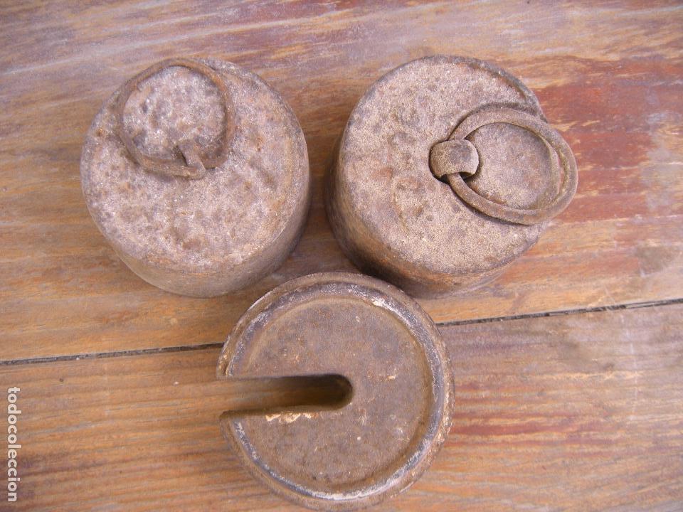 Antig&uuml;edades: LOTE DE 3 PESAS - Foto 3
