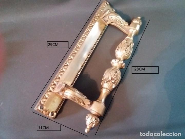 Antig&uuml;edades: 2 PRECIOSAS MANIVELAS DE PUERTA DE BRONCE 1300g CADA UNA - Foto 1