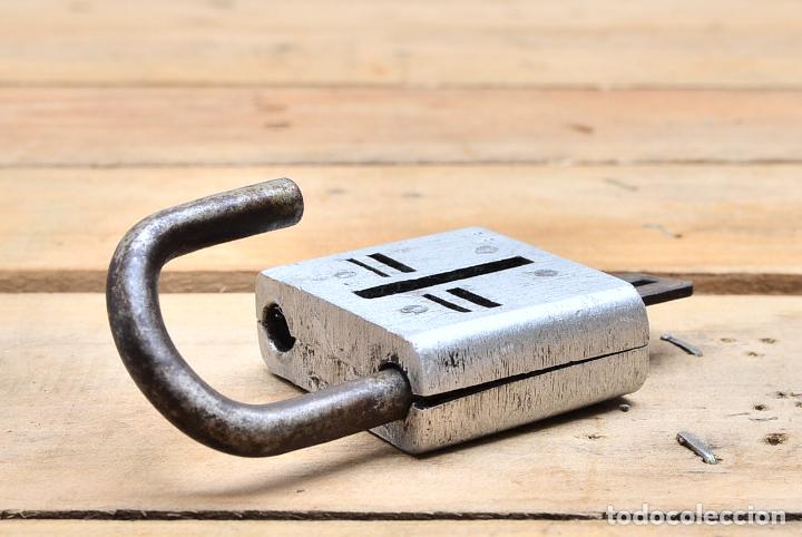 Antig&uuml;edades: CANDADO DE ALUMINIO Y HIERRO CON LLAVE - PADLOCK NUMERO 44 - Foto 3