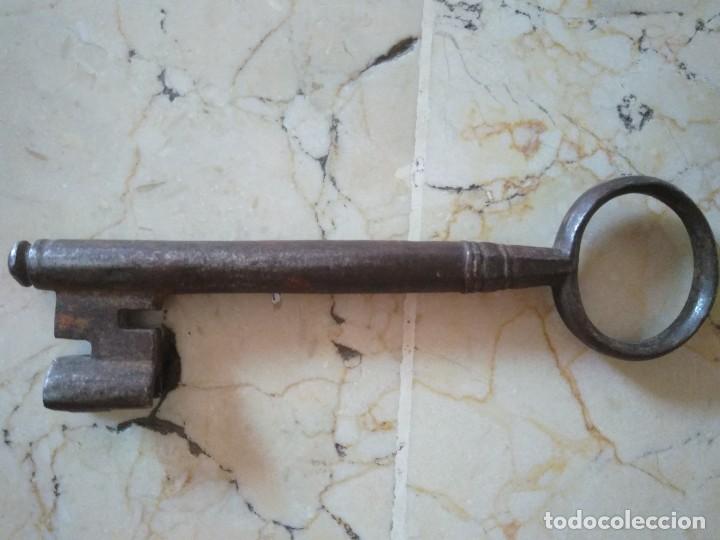 Antig&uuml;edades: ANTIGUA LLAVE DE FORJA.  14.5  CM DE  LARGO - Foto 1