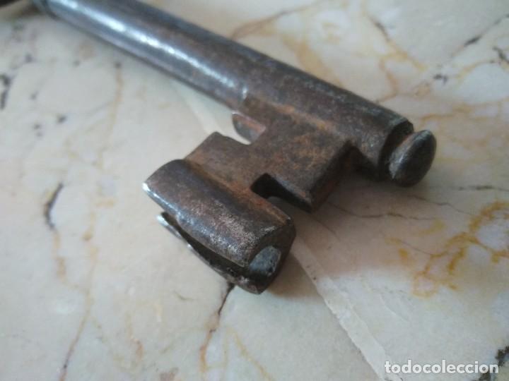 Antig&uuml;edades: ANTIGUA LLAVE DE FORJA.  14.5  CM DE  LARGO - Foto 3