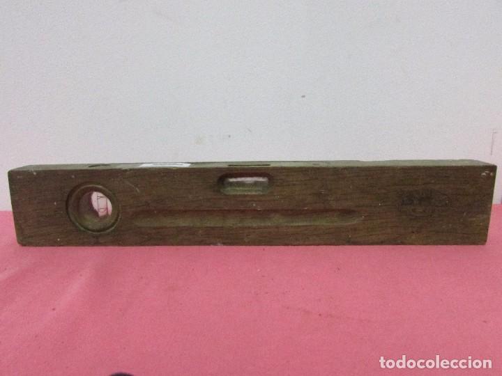 Antig&uuml;edades: Nivel de madera medida 35 cm - Foto 1