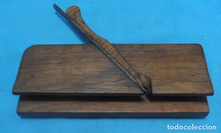 Antig&uuml;edades: ANTIGUA HERRAMIENTA DE CARPINTERO, DE ACANALETAR LA MADERA - Foto 1