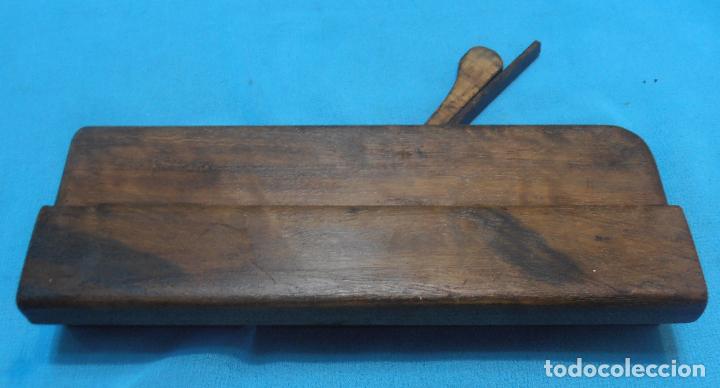 Antig&uuml;edades: ANTIGUA HERRAMIENTA DE CARPINTERO, DE ACANALETAR LA MADERA - Foto 2