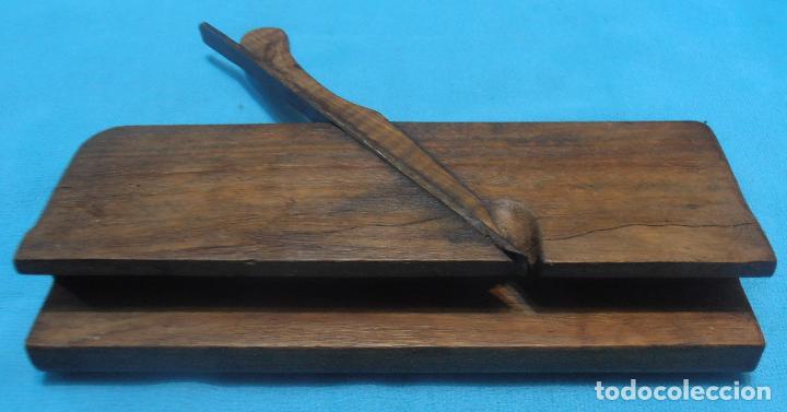 Antig&uuml;edades: ANTIGUA HERRAMIENTA DE CARPINTERO, DE ACANALETAR LA MADERA - Foto 3
