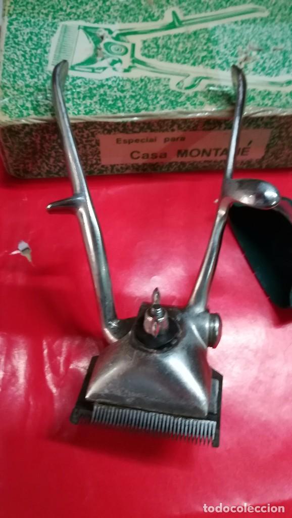 Antig&uuml;edades: MAQUINA DE CORTAR EL PELO CASA MONTANER - Foto 4