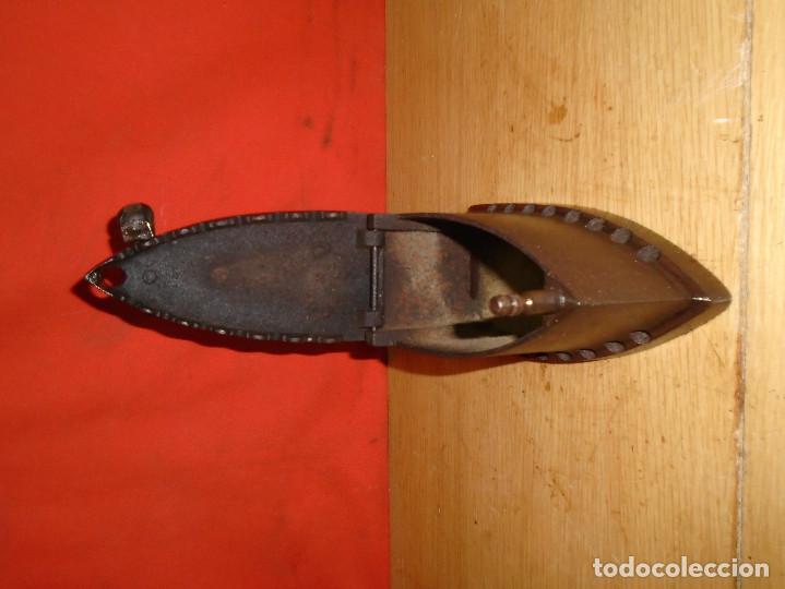 Antig&uuml;edades: ANTIGUA PLANCHA DE CARBON - Foto 2
