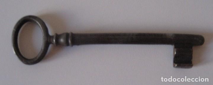 Antig&uuml;edades: LLAVE DE HIERRO FORJADO, 11 CM, S.XIX. - Foto 1