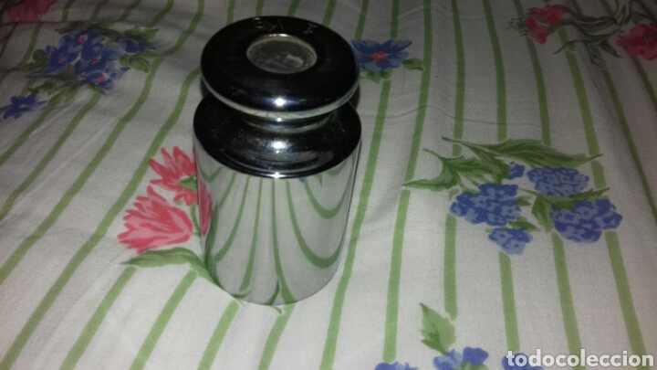 Antig&uuml;edades: Pesa 1kg de acero contrastada - Foto 1