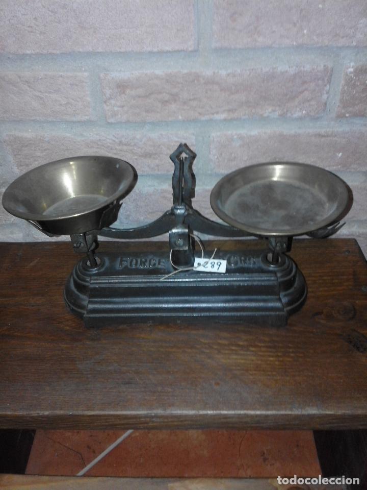 Antig&uuml;edades: ANTIGUA BALANZA DE PLATOS - Foto 1