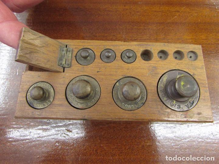 Antig&uuml;edades: Juego de pesas en bronce con caja # - Foto 1