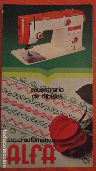 ANTIGUO MUESTRARIO DE DIBUJOS.MAQUINA COSER SUPERAUTOMATICA ALFA.1975 (Antigüedades - Técnicas - Máquinas de Coser Antiguas - Complementos)