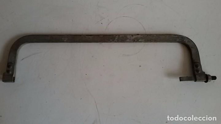 Antig&uuml;edades: Arco para sierra, sin mango - Foto 1