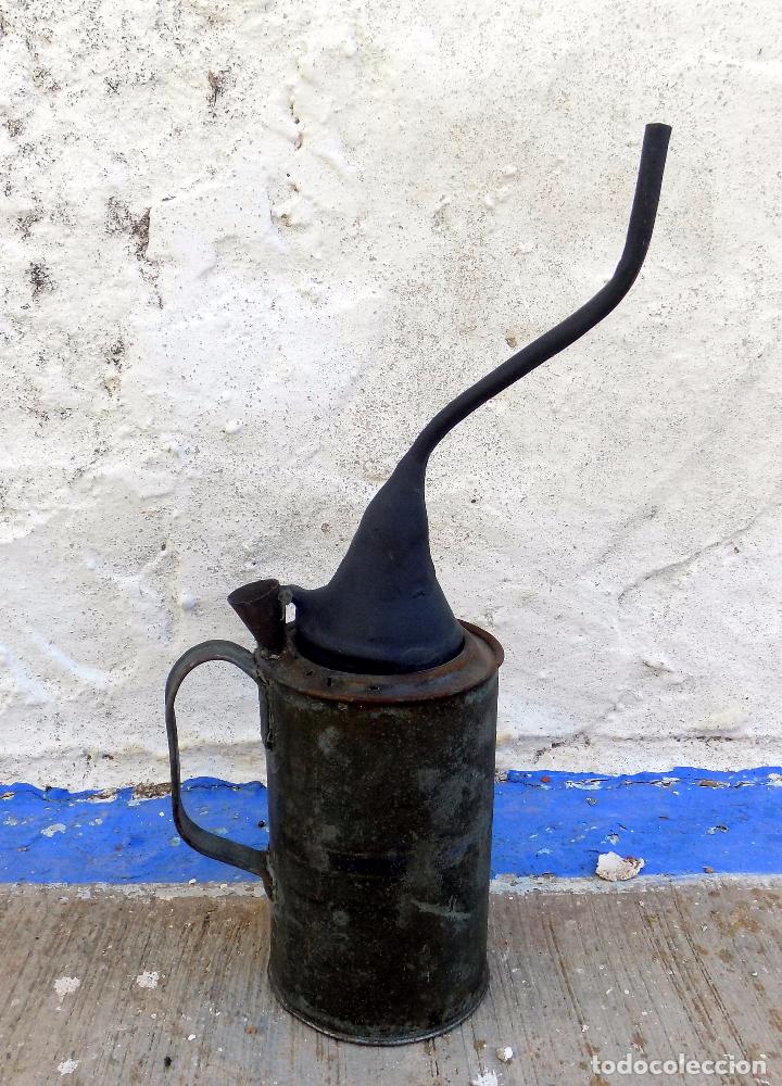 Antig&uuml;edades: ACEITERA. 35 CM DE ALTURA - Foto 1