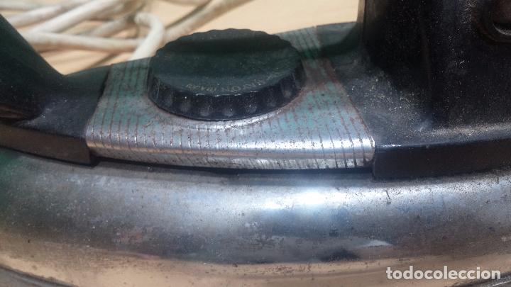 Antig&uuml;edades: Antigua plancha Solac el&eacute;ctrica de 125v - Foto 4