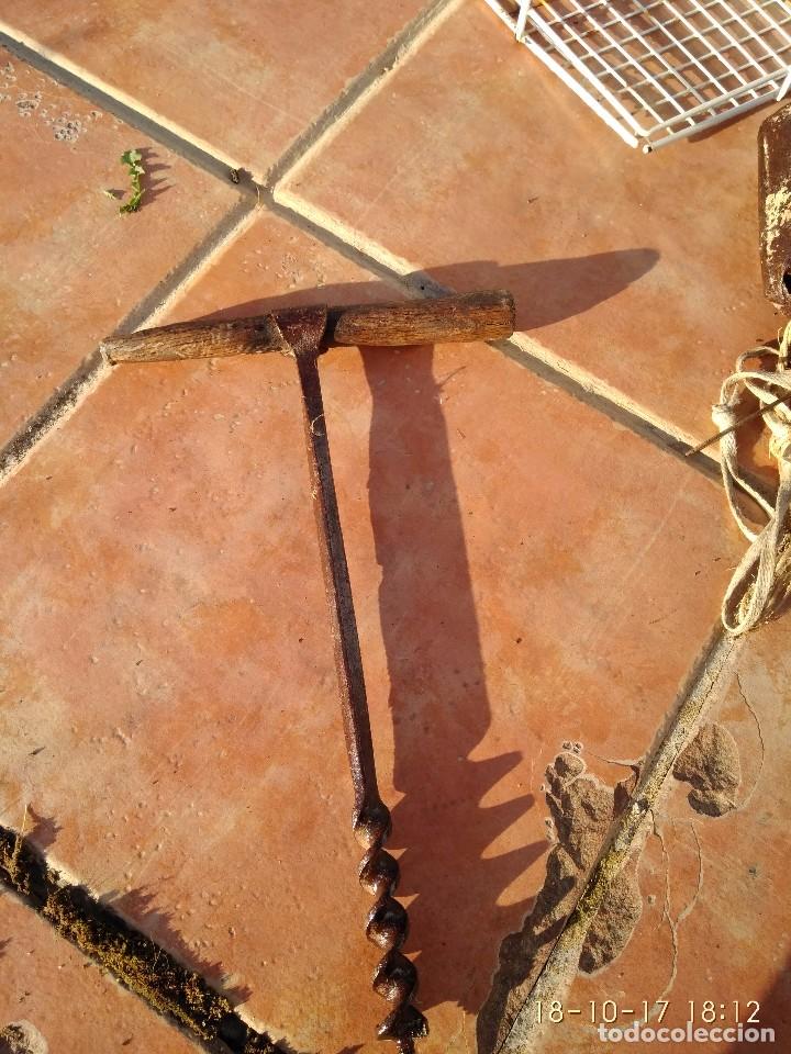 Antig&uuml;edades: Antiguo berbiqu&iacute; de carpintero, tonelero - Foto 1