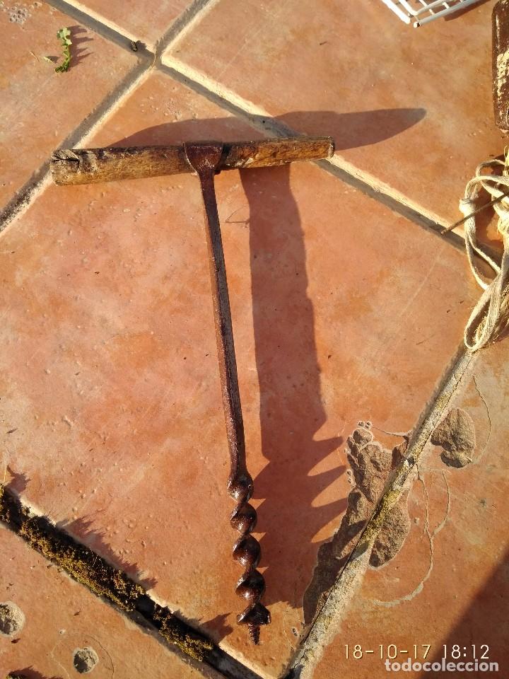Antig&uuml;edades: Antiguo berbiqu&iacute; de carpintero, tonelero - Foto 2