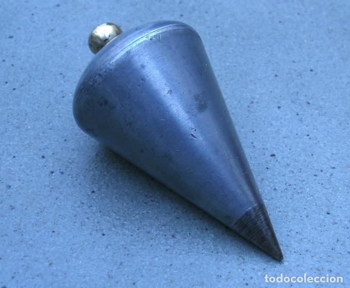 Antig&uuml;edades: plomada con punta de acero y tornillo de laton, 200g , 7,5cm aprox - Foto 1