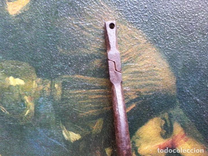 Antig&uuml;edades: ALICATES ESPECIALES . - Foto 2