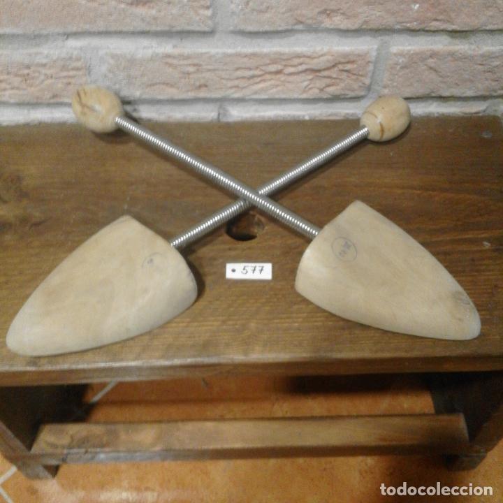 Antig&uuml;edades: ANTIGUAS ORMAS DE ZAPATERO - Foto 1