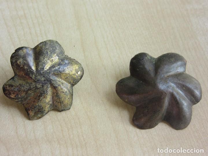 Dos Clavos En Forma De Flor 6 Petalos Uno Conse Vendido En Venta Directa 102662667