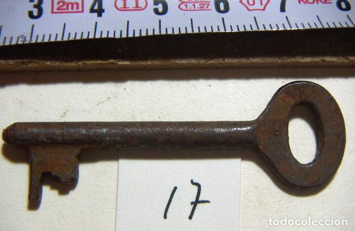 Antig&uuml;edades: Antigua llave ,mide 5 cm - Foto 1