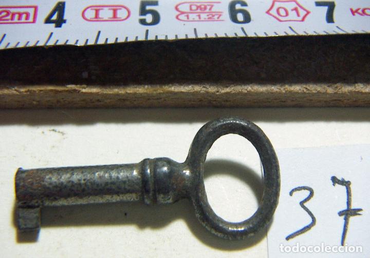 Antig&uuml;edades: Antigua llave ,mide 2,5 cm - Foto 1