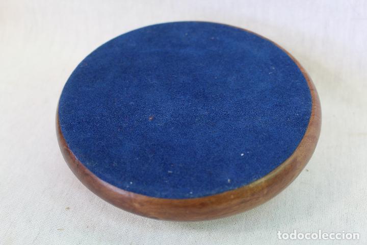 Antig&uuml;edades: brujula en madera y metal dorado - Foto 2
