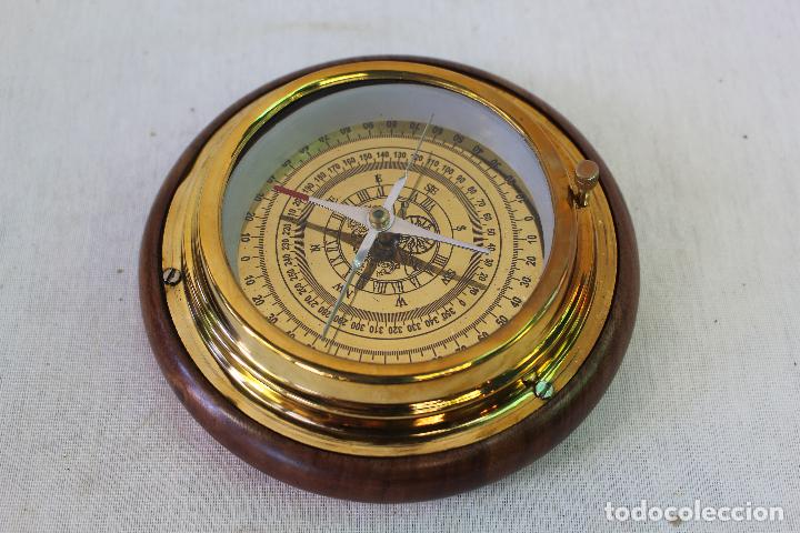 Antig&uuml;edades: brujula en madera y metal dorado - Foto 4