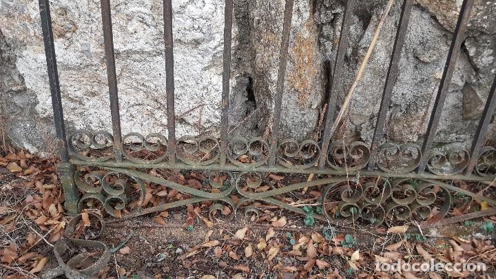 Antig&uuml;edades: Balc&oacute;n en hierro macizo de principios del s. XX. - Foto 2