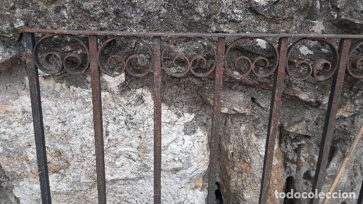 Antig&uuml;edades: Balc&oacute;n en hierro macizo de principios del s. XX. - Foto 3