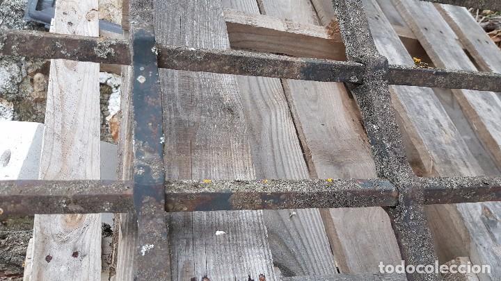 Antig&uuml;edades: Gran reja espa&ntilde;ola en forja del s. XVII. - Foto 4