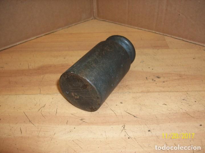 Antig&uuml;edades: ANTIGUA PESA DE 1 KILO- BCW - Foto 3