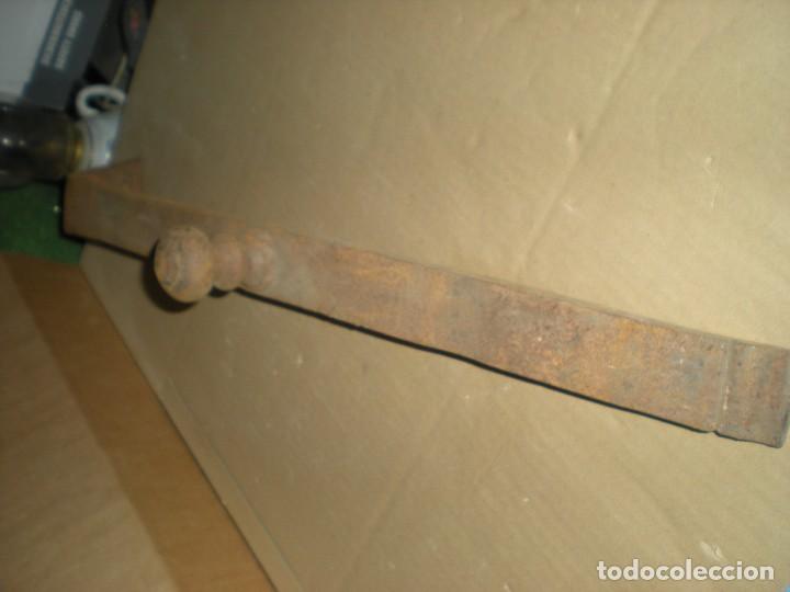 Antig&uuml;edades: CU&Ntilde;A PARA CARPINTERO O HERRERO 60X5X6CM - Foto 3