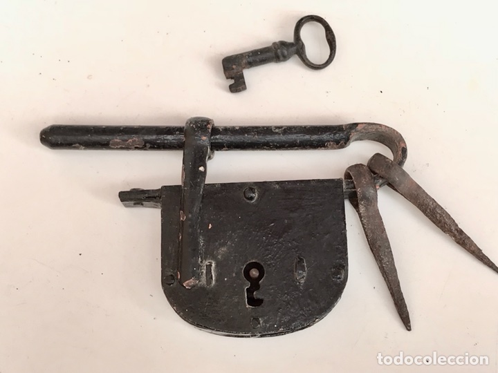 Antig&uuml;edades: ANTIGUO CANDADO DE FORJA, COMPLETO Y FUNCIONANDO PERFECTAMENTE - Foto 1
