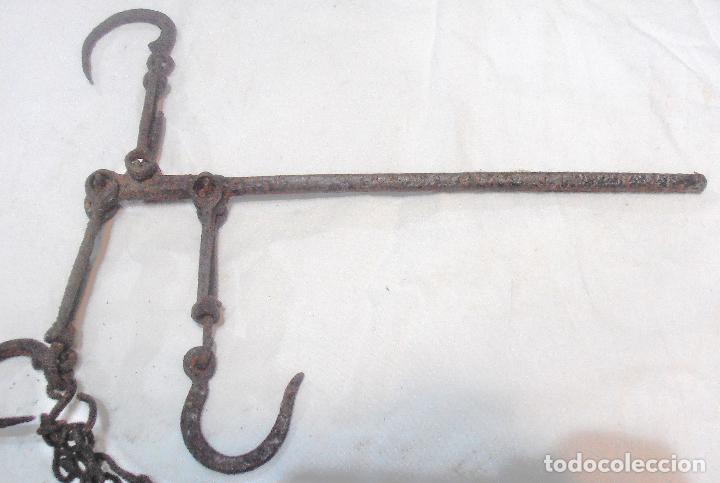 Antig&uuml;edades: BALANZA DE PLATO Y TRES CADENAS - Foto 3