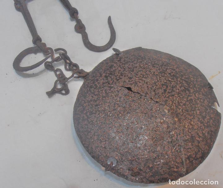 Antig&uuml;edades: BALANZA DE PLATO Y TRES CADENAS - Foto 4