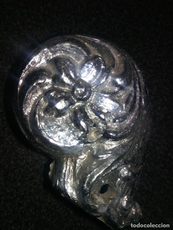 Antig&uuml;edades: Lote de embellecedores - Foto 2