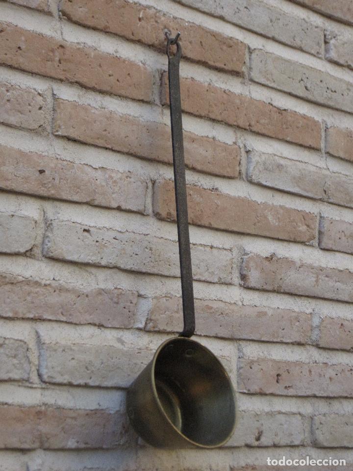 Antig&uuml;edades: CAZO ANTIGUO EN HIERRO FORJADO Y LATON. - Foto 1