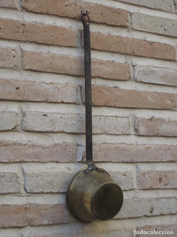 Antig&uuml;edades: CAZO ANTIGUO EN HIERRO FORJADO Y LATON. - Foto 3