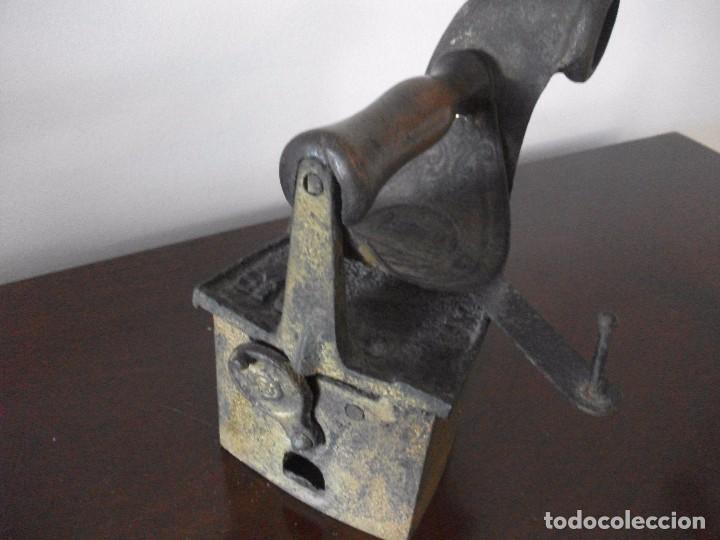 Antig&uuml;edades: PLANCHA - Foto 1
