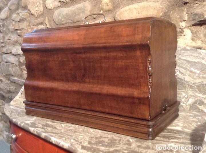 Antig&uuml;edades: M&aacute;quina de coser marca OBIN - Foto 2