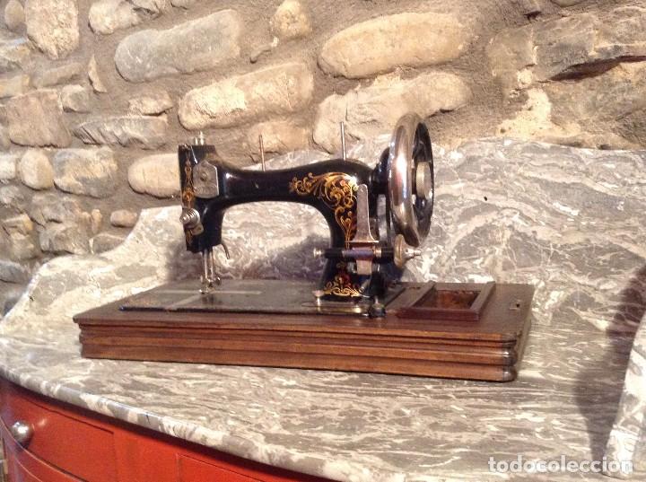 Antig&uuml;edades: M&aacute;quina de coser marca OBIN - Foto 3