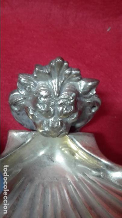 Antig&uuml;edades: Jabonera en forma de concha a&ntilde;os 50 en bronce - Foto 2