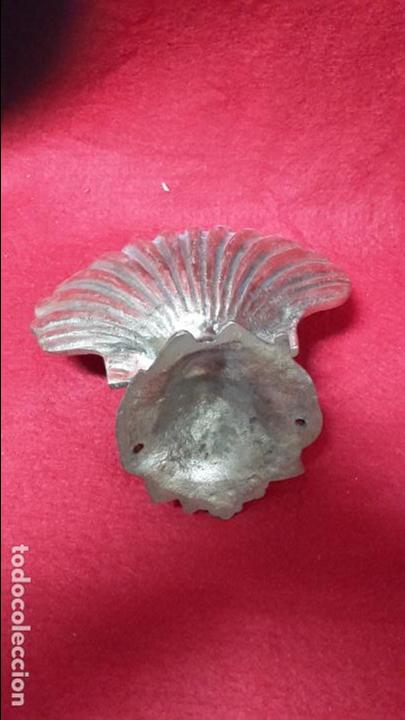Antig&uuml;edades: Jabonera en forma de concha a&ntilde;os 50 en bronce - Foto 3