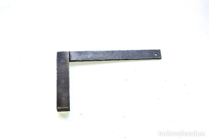 Antig&uuml;edades: ESCUADRA DE HIERRO DE 16 CM Y 9 CM - Foto 2