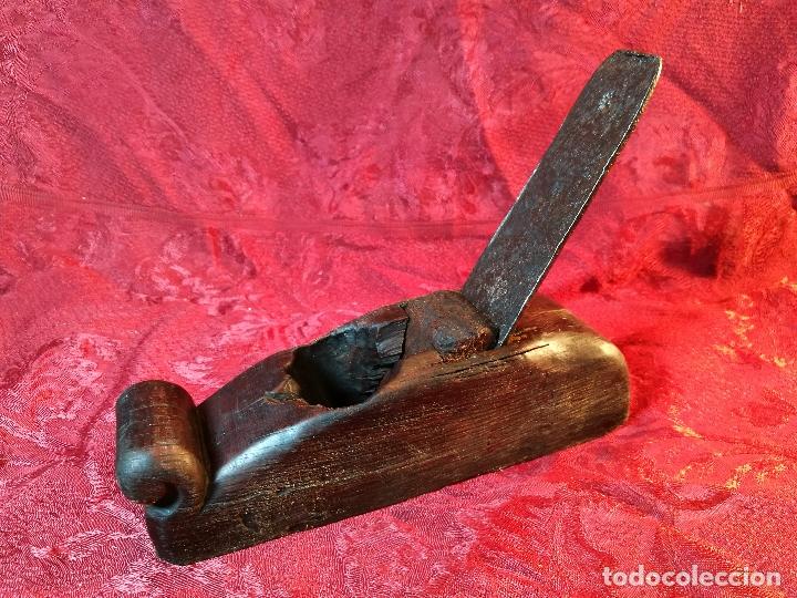 antiguo cepillo carpintero siglo xvii--xviii .c - Buy Antique professional  carpentry tools on todocoleccion