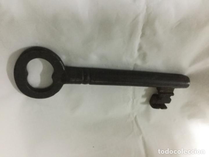 Antig&uuml;edades: Llave forja .Hueca.17cms. - Foto 1